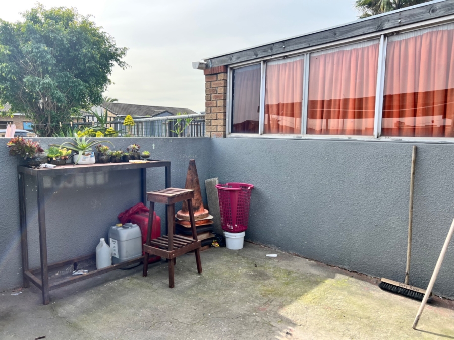 2 Bedroom Property for Sale in Peerless Park West Western Cape